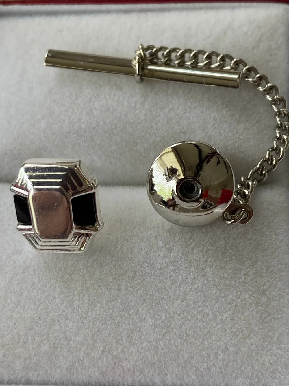 Geoffrey Beene black onyx silvertone tie tack